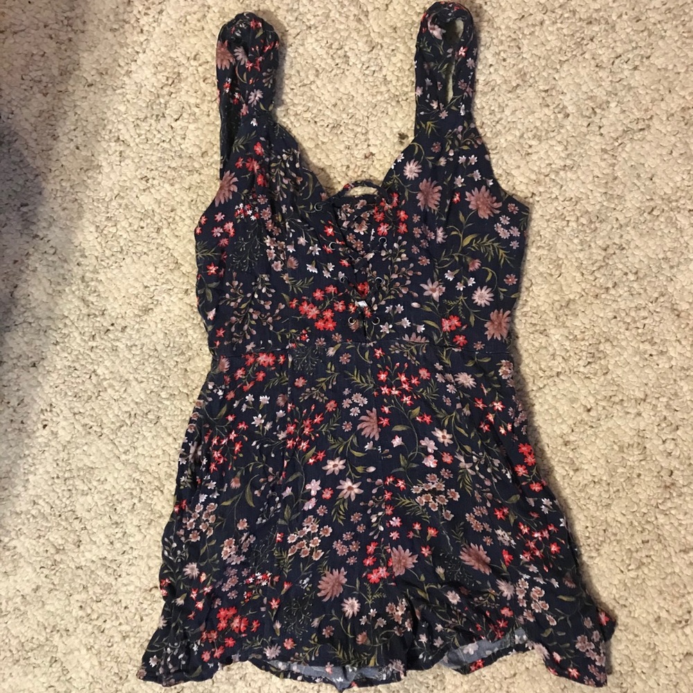 ❤️AE Romper (Small)